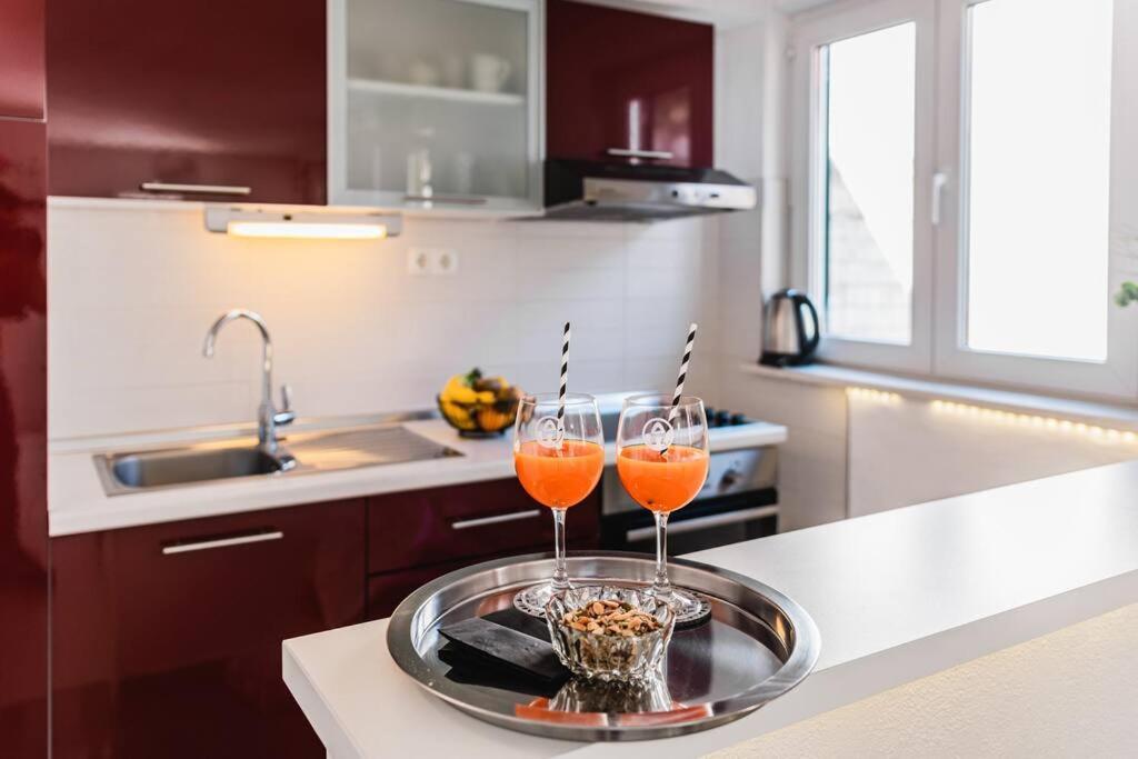 Holiday Home Marina-Renovated House In City Center Rogoznica  Buitenkant foto
